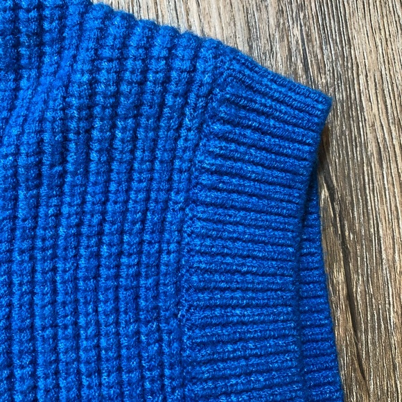 RW&CO. Cropped Cowl Neck Sweater Vest - Picture 13 of 17